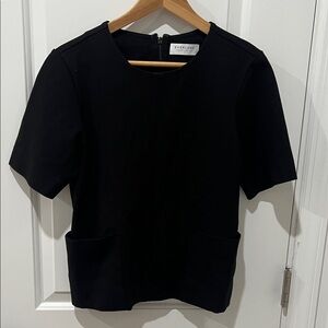 Everlane Women's Black Pointe Short Sleeve Blouse with Front Pockets, Size Small